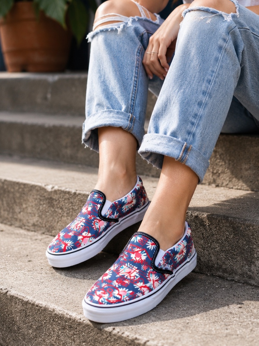 Vans Classic Slip-On Floral Graffiti Peace Sign Sneakers Womens 6.5 Skater Y2K